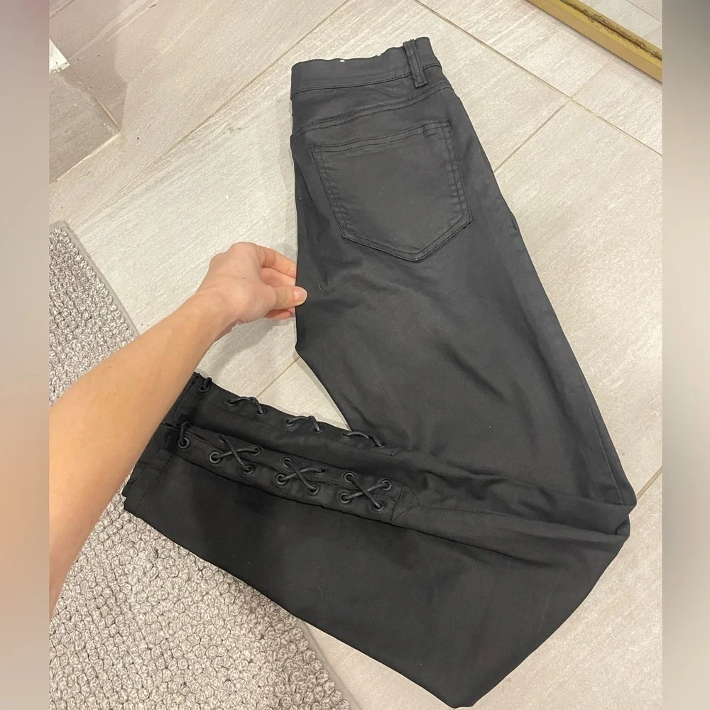 Dynamite Kate Jeans Size 29 Black With Smooth Finish Corset Cross Tie Bottom - Picture 5 of 8